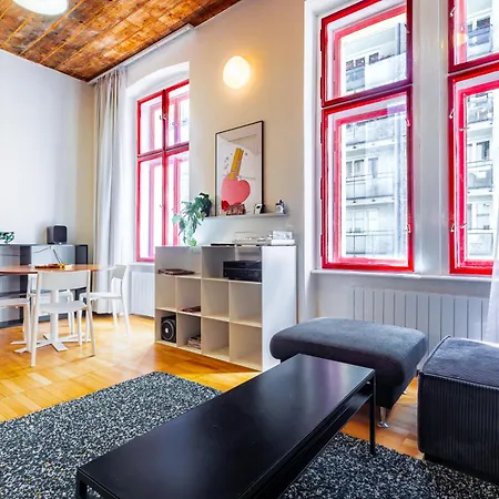 Adm Boutique Old Town Center Loft, Projector - Movie